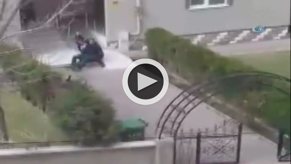 2 kişinin yaralandığı kavga kamerada!