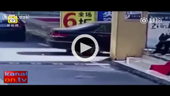 Üzerinden otomobil geçen çocuğun inanılmaz kurtuluşu