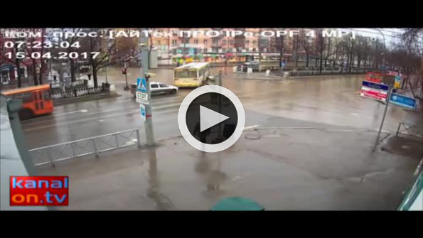 Trafikte hamster çarkıyla gezdi
