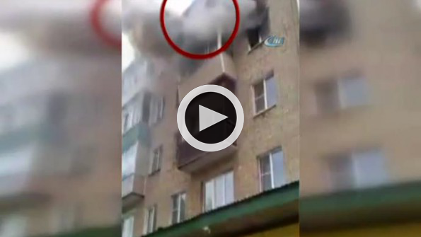 11 aylık bebekleriyle birlikte 5. kattan atladılar