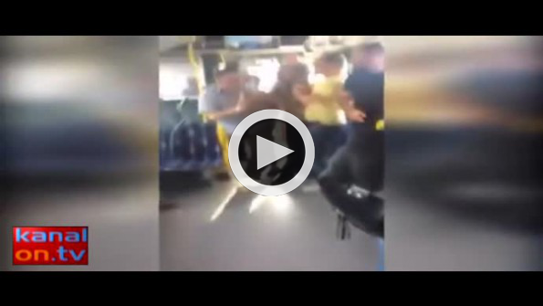 Metrobüste silah çekti yolcular üzerine atladı!