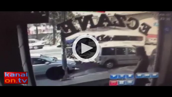 Motosikleti saniyeler içinde böyle çaldılar