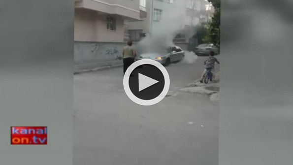 Konya’da park halindeki otomobil yandı