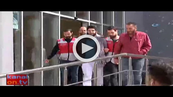 Başörtülü kadını yumruklayan maganda emniyetten gülerek çıktı!
