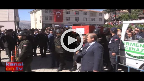 Şehit babası Mehmetçik’in göz yaşını sildi