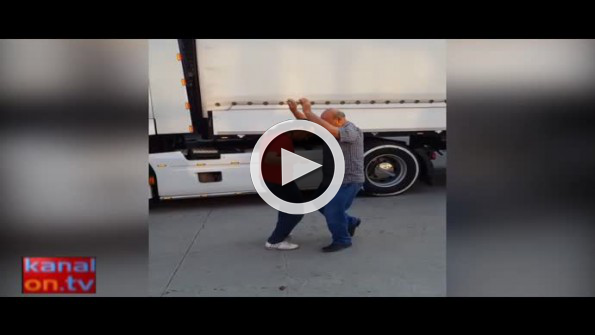 ’Erik Dalı’ türküsüyle döktüren TIR şoförü