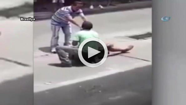 Bir kişiyi rehin alan hırsıza linç girişimi