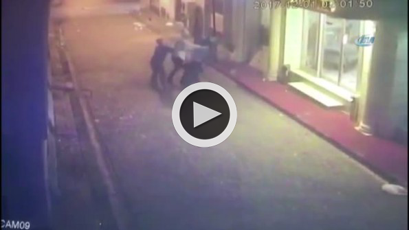 Sokak ortasında dehşet anları kamerada