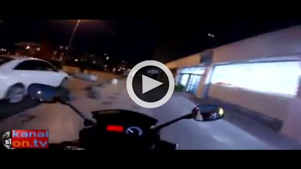 Motoruyla markete giren genç!
