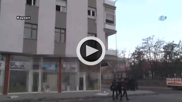Eşi ve 3 çocuğunu öldürdü