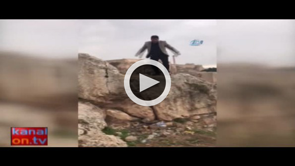 Arkadaşının uçurumdan düşme anını videoya böyle kaydetti