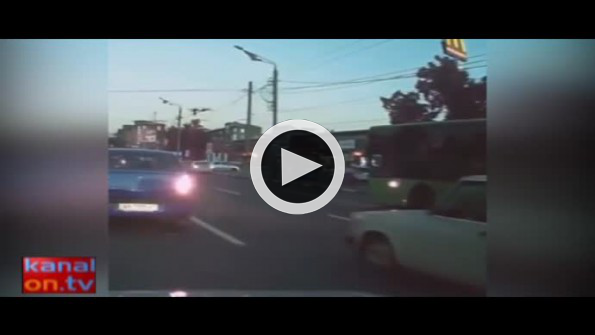 Yol kestikten sonra kaza yapan maganda