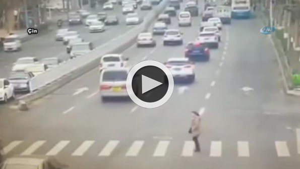 Kadın metrelerce havaya uçtu