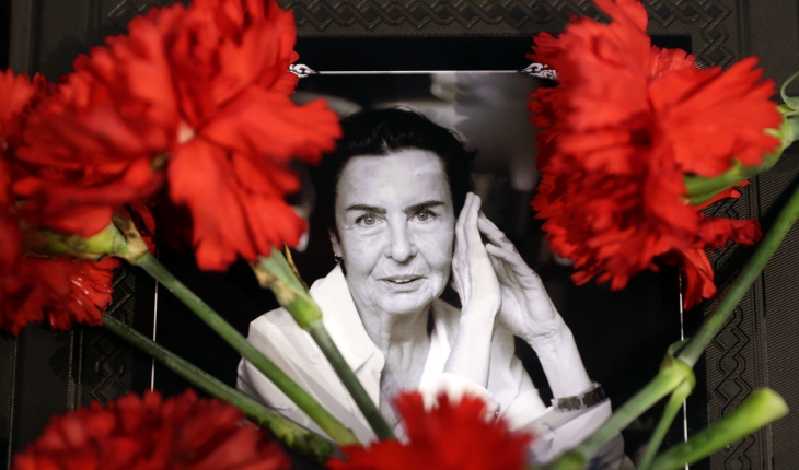 Usta oyuncu Fatma Girik son yolculuğuna uğurlandı