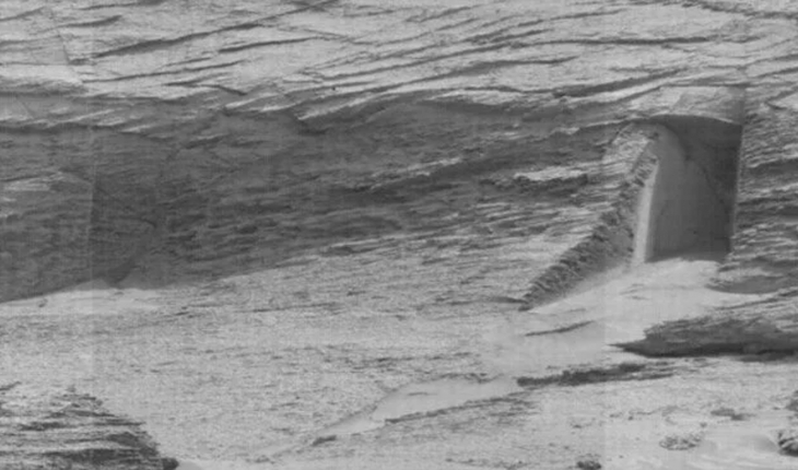 Mars’tan gelen gizemli kapı fotoğrafı