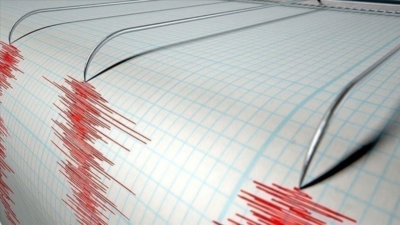 Çin-Tacikistan sınırında 7,2 büyüklüğünde deprem