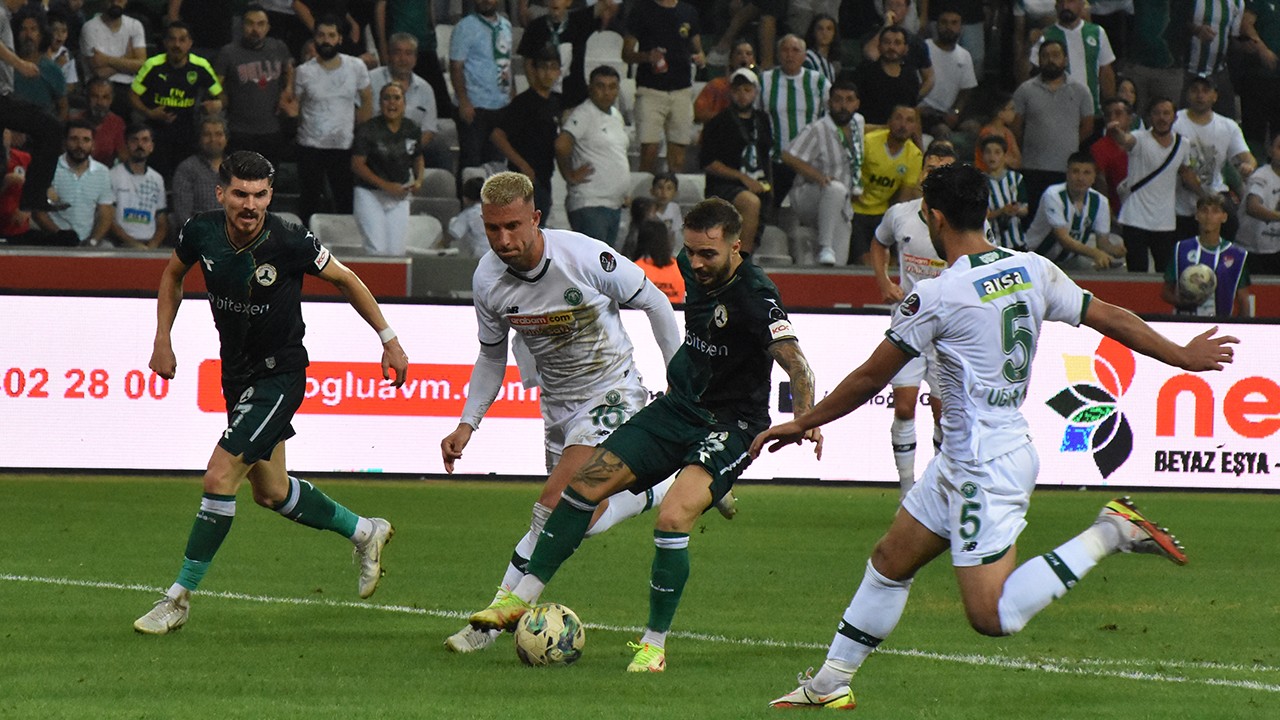 Anadolu Kartalı gole engel olamıyor
