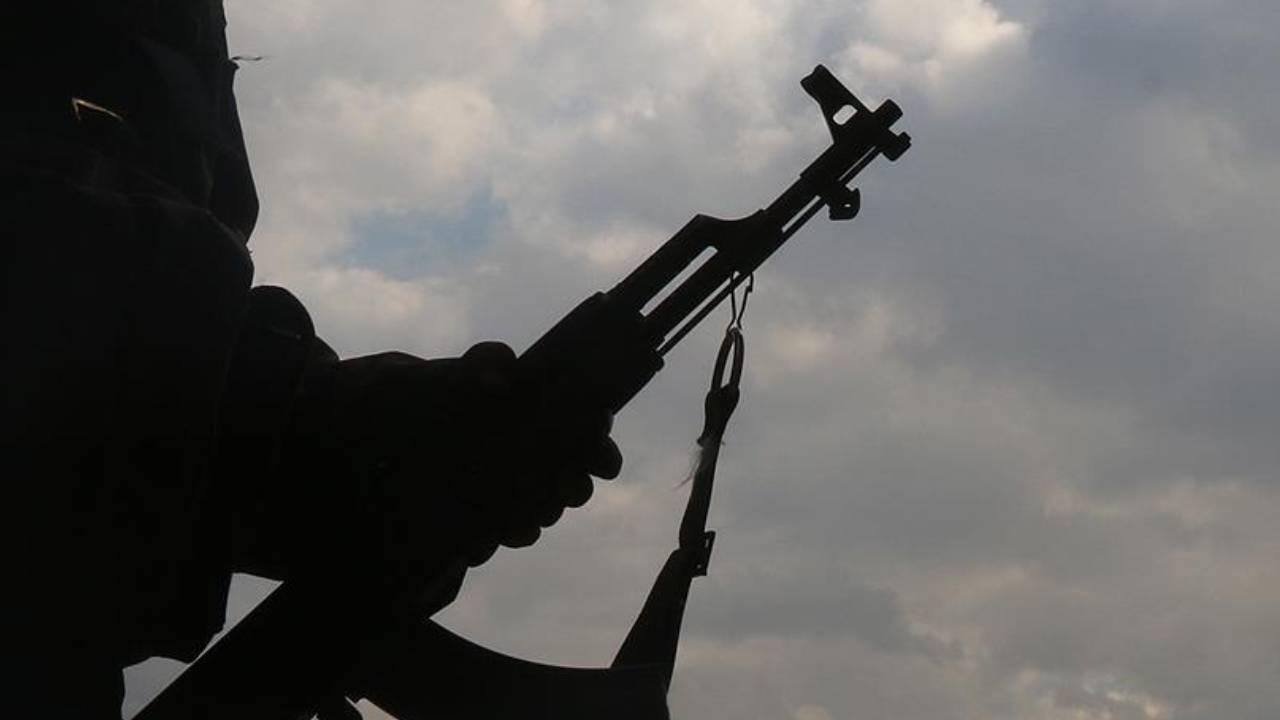 Terör örgütünden kaçan PKK’lı terörist ikna yoluyla teslim oldu