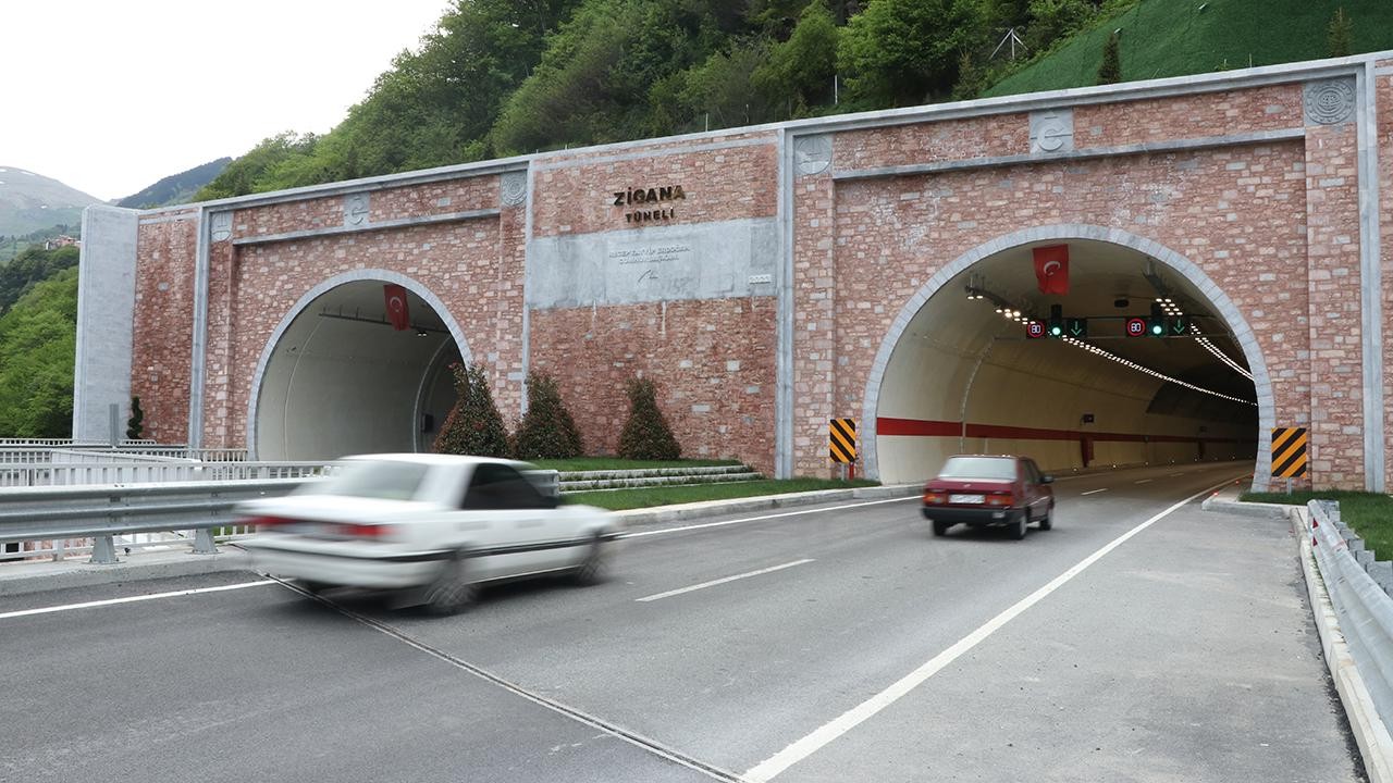 Zigana Tüneli’nden 1,5 ayda 251 bin 100 araç geçti